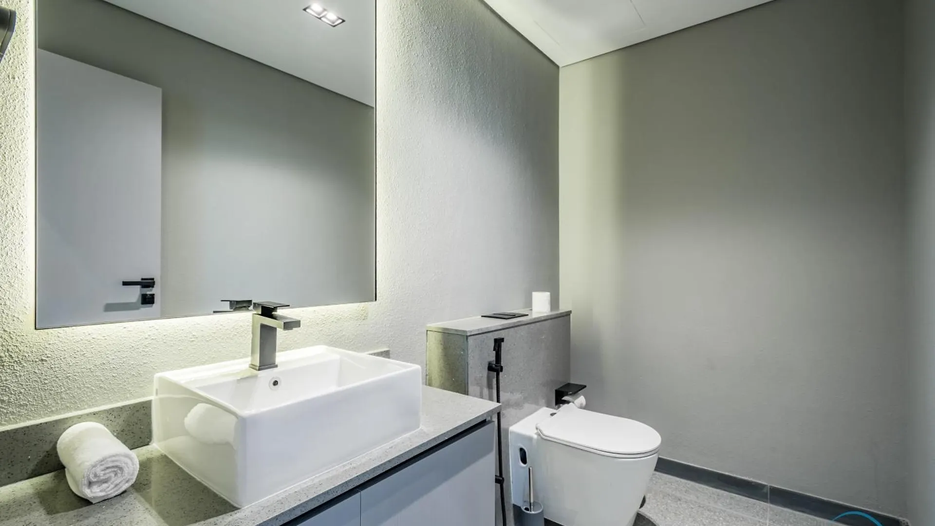 Lovely 1Br Apartment In Mag Eye 910, Mohammad Bin Rashid City By Deluxe Holiday Homes Dubai United Arab Emirates